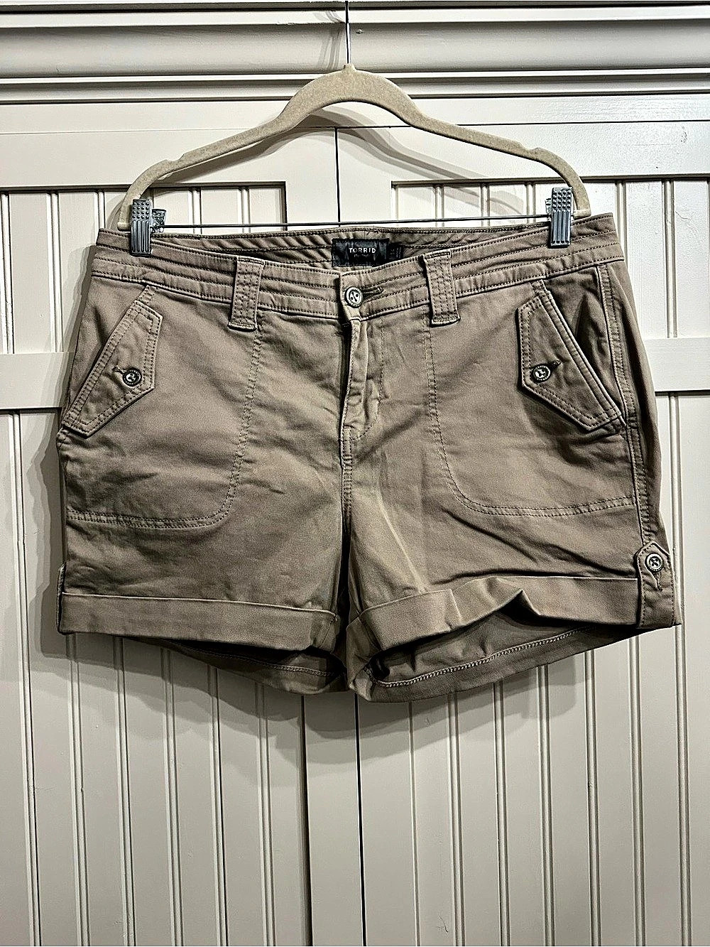 Torrid Cargo Shorts in Brown Size 14